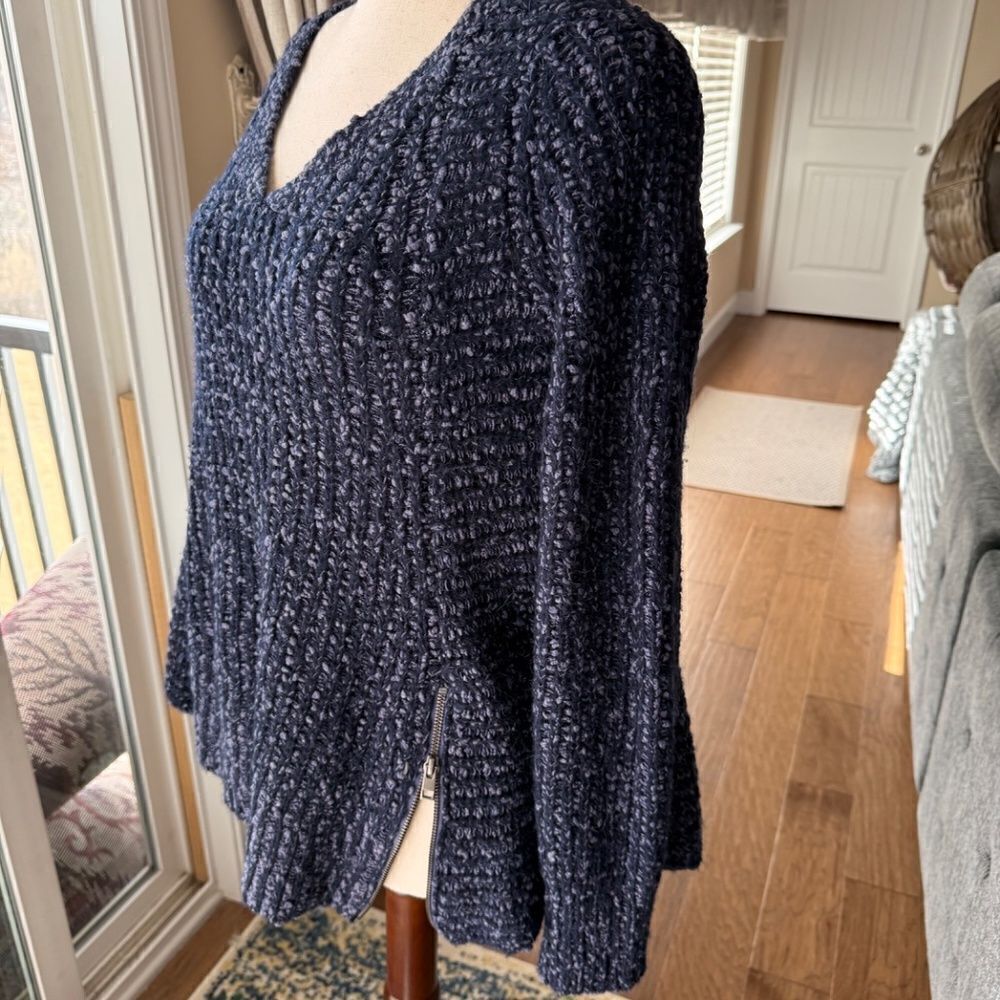 Moth Sweater side zip - Picture 3 of 7
